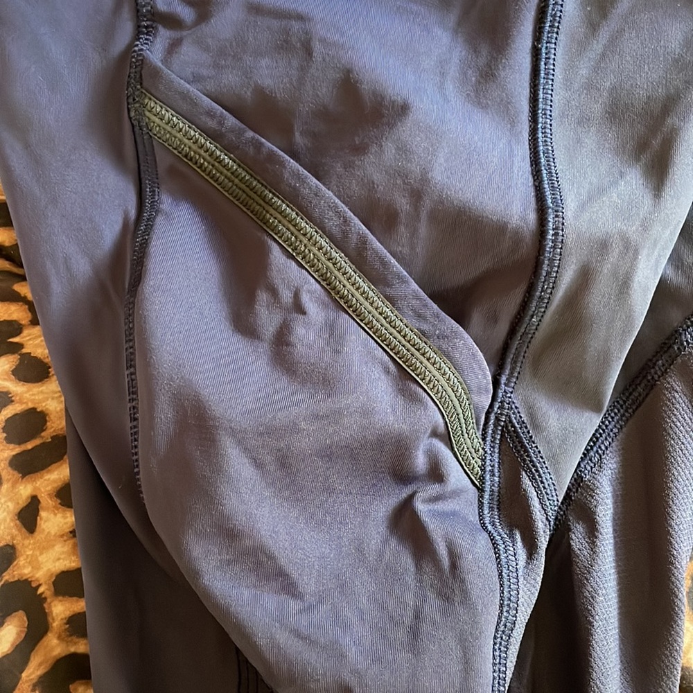 Lululemon workout set - Picture 5 of 6